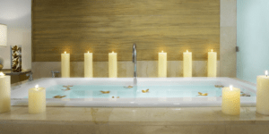Luxury Hotels in Santa Monica Beach with Jacuzzi in Room
