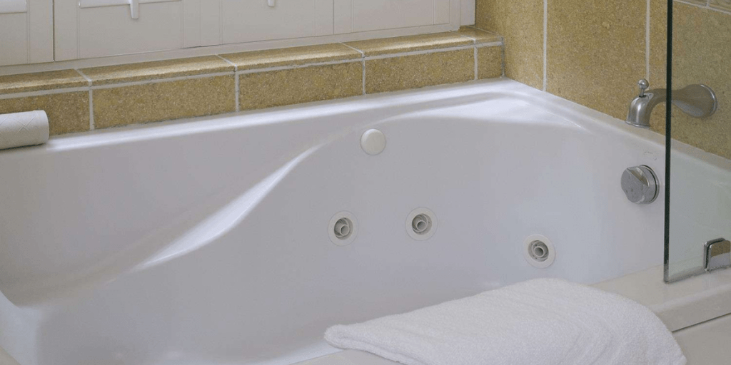 Hotel with Jacuzzi in Forestville: Where Comfort Meets Nature