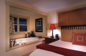 In-Room Spa Tubs and King Beds