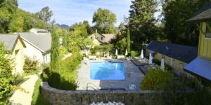 Hotel with Jacuzzi in Forestville: Where Comfort Meets Nature