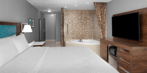Romantic Getaway: Jacuzzi Hotels in Phoenix