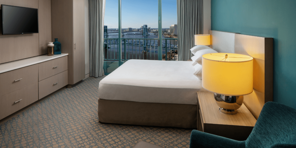 Romantic Getaway: Hotels in Jacksonville with Jacuzzi in Room