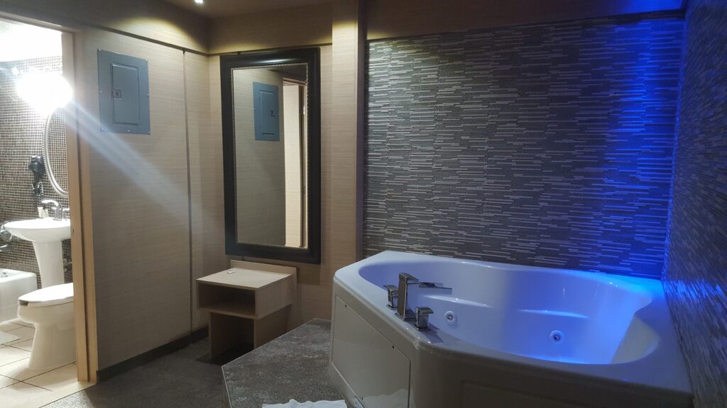 Best Honeymoon suite Hotels With Jacuzzi in Fort Lauderdale
