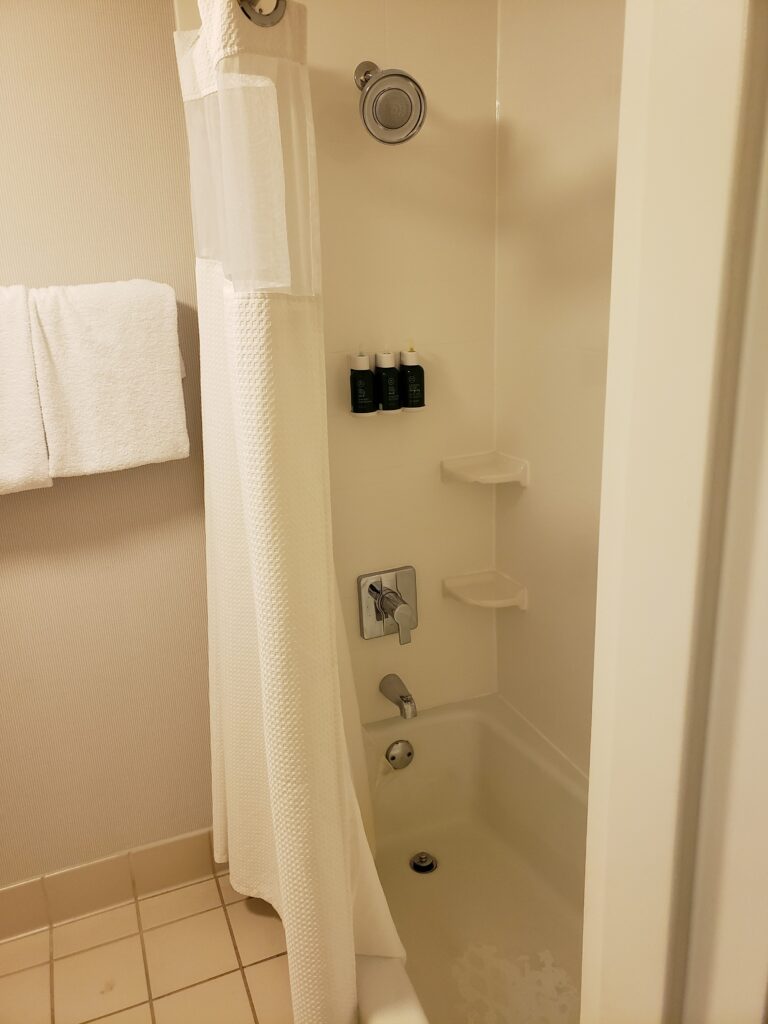Hotels with Jacuzzi in Room Warren MI: A Relaxing Oasis in the Heart of Warren