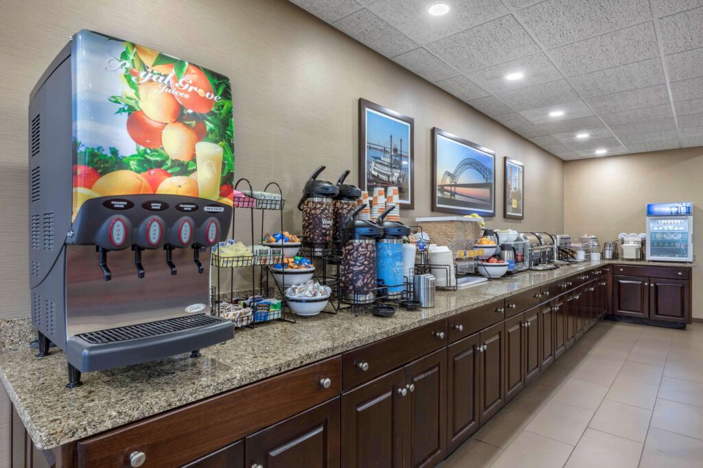 Hotel with Jacuzzi Tub in Room Southaven MS: Exploring the Negative and Positive Aspects