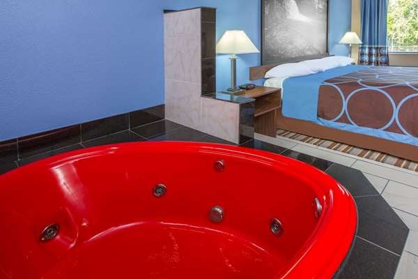 Super Eight by Wyndham Dothan