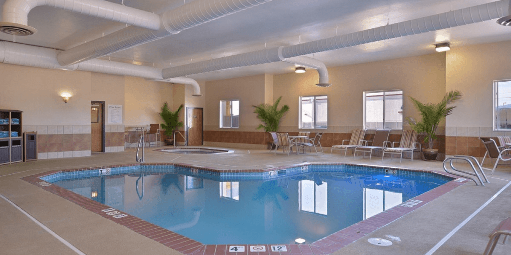 Hotels in Canon City, Colorado, with Indoor Pool