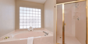 Hotels in Fond du Lac with Jacuzzi in Room
