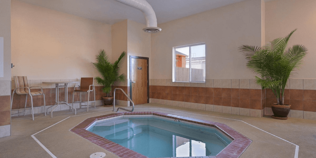 Hotels in Canon City, Colorado, with Indoor Pool