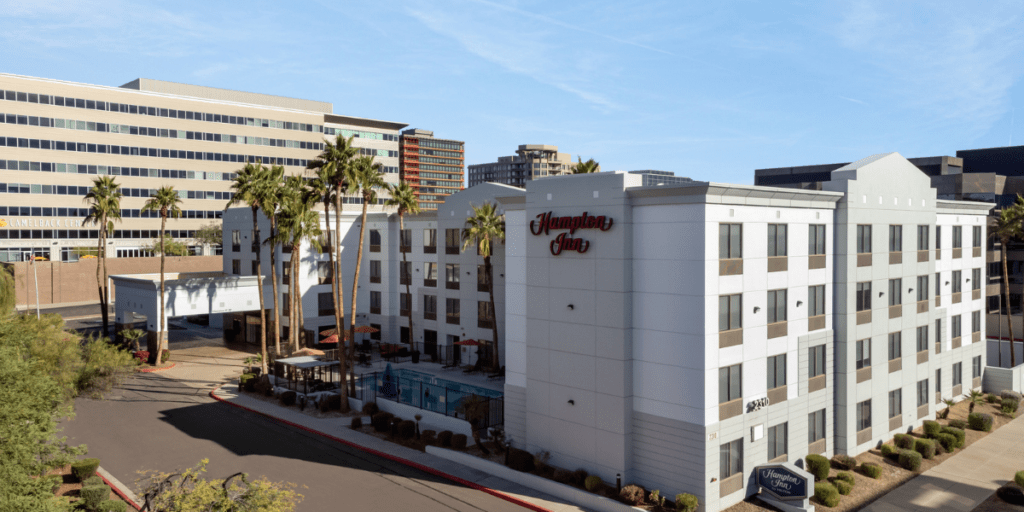 Romantic Getaway: Jacuzzi Hotels in Phoenix