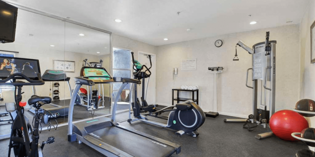 Discovering Luxury: South Padre Island Hotels with Jacuzzi in Room