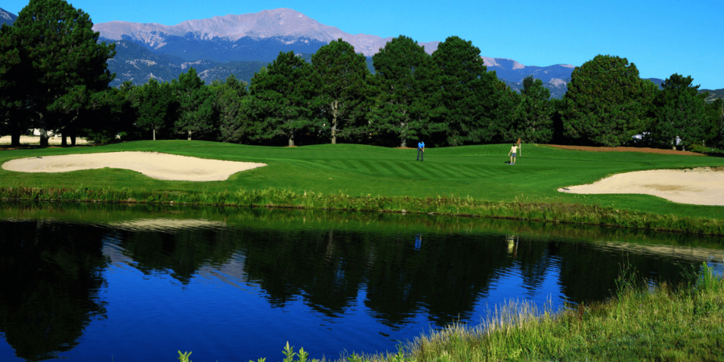 Luxury Hotels in Colorado Springs with Romantic Jacuzzi in Room