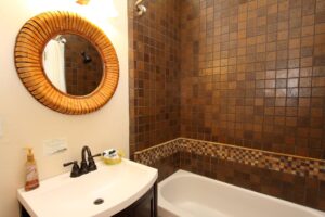 Elegant Rooms with Whirlpool Tubs