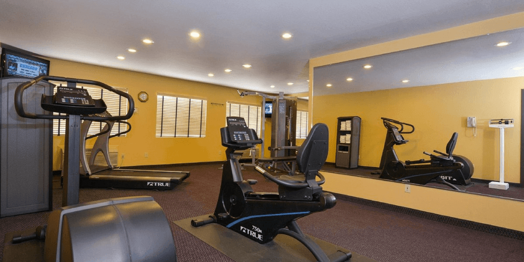 Hotels in Canon City, Colorado, with Indoor Pool