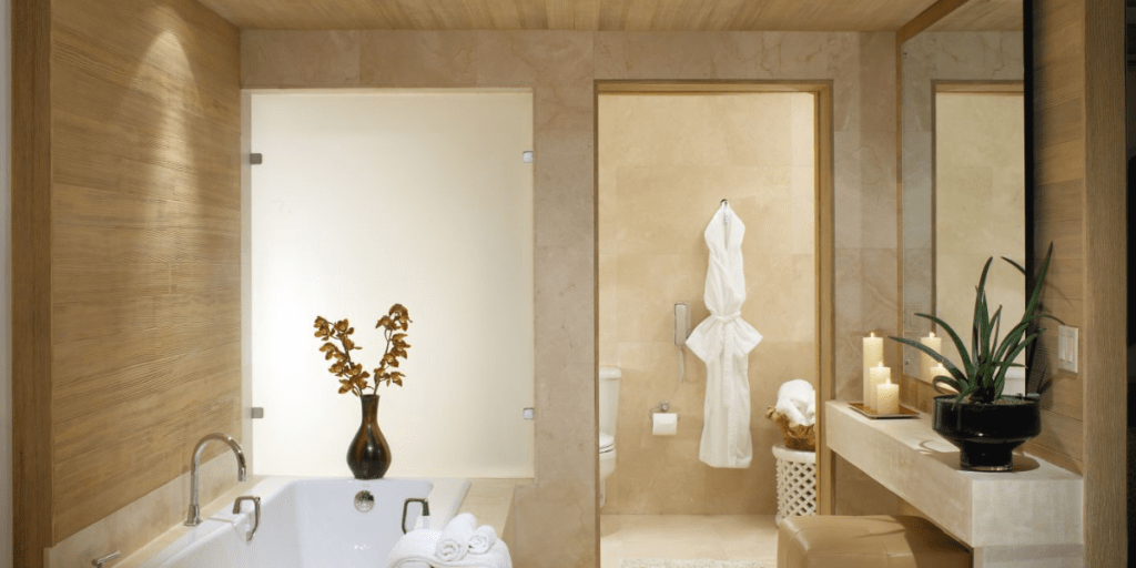 Luxury Hotels in Santa Monica Beach with Jacuzzi in Room
