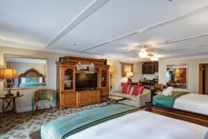 Jacuzzi Dreams Come True: Pacific Terrace Hotel Review