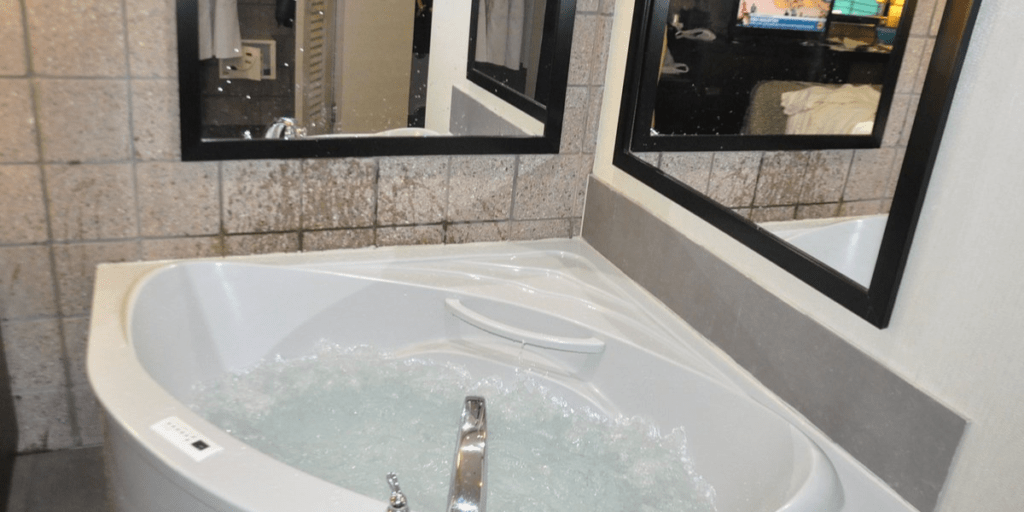 Romantic Hotels in Phoenix with Jacuzzi in Room: A Dreamy Getaway