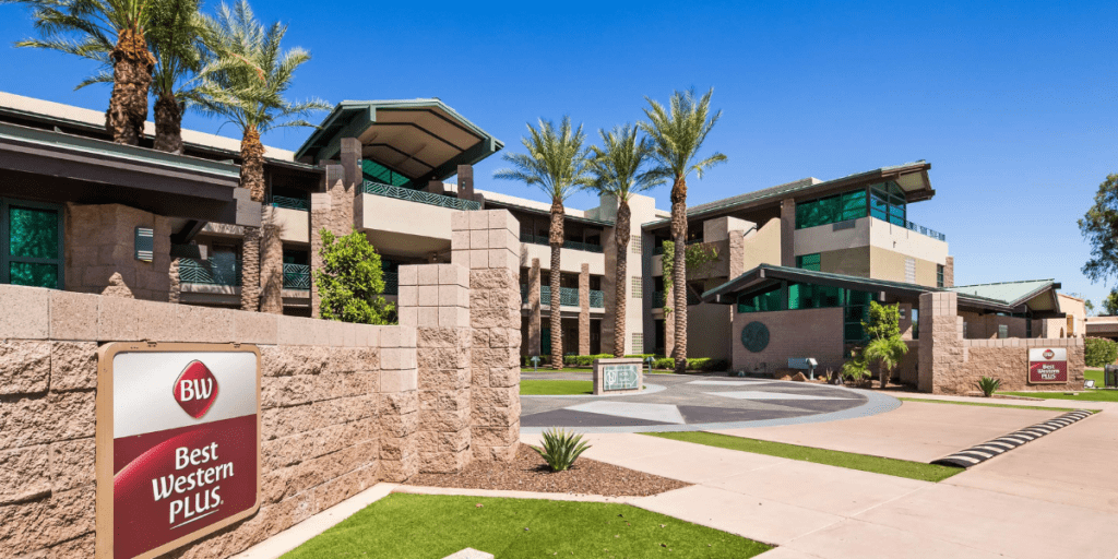 Romantic Hotels in Phoenix with Jacuzzi in Room: A Dreamy Getaway
