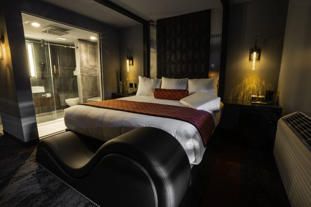 Romantic Hotels on Cicero with Jacuzzi Review