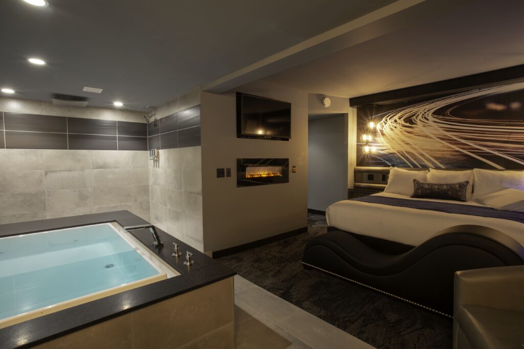 Romantic Hotels on Cicero with Jacuzzi Review