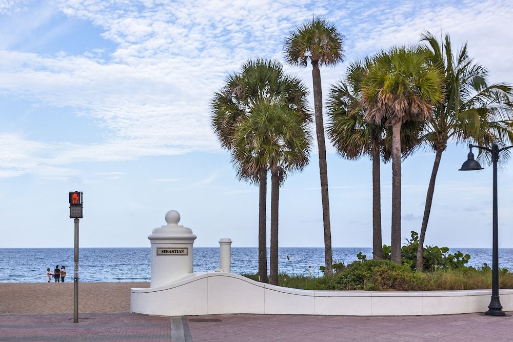 Best Honeymoon suite Hotels With Jacuzzi in Fort Lauderdale
