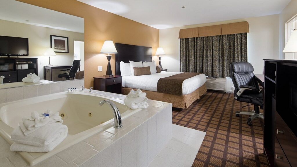 Romantic Hotels in Chicago with Jacuzzis