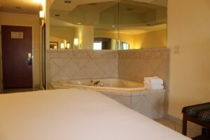 The Ultimate Guide to Cheapest Hotels in Tucson with Jacuzzi in Room