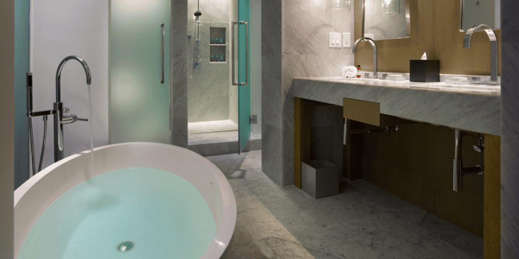 Hotel Victor Miami Beach: A Romantic Getaway With a Jacuzzi Tub in Room
