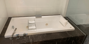 Discover Luxury and Comfort in Miami: Hotels with Jacuzzi in Room