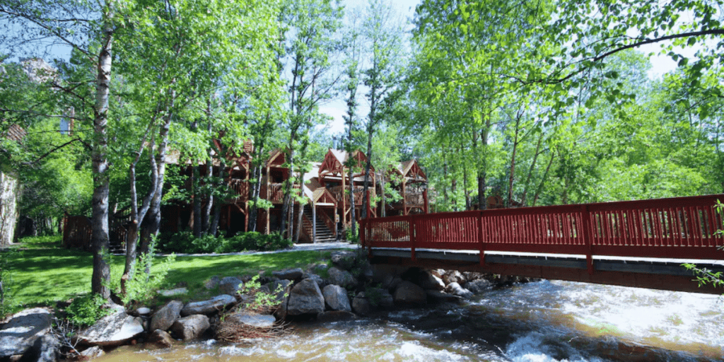 Estes Park Hotels with Jacuzzi in Room