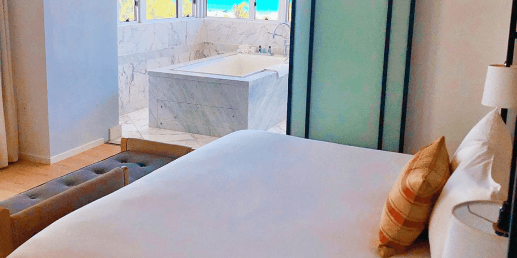 Hotel Victor Miami Beach: A Romantic Getaway With a Jacuzzi Tub in Room