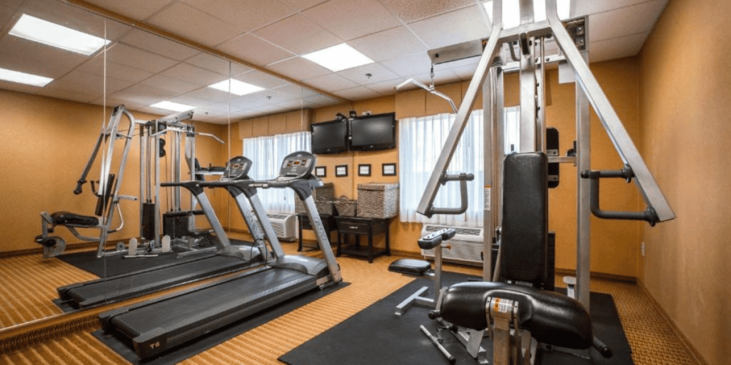 hotels in augusta maine with jacuzzi in room Comfort Inn