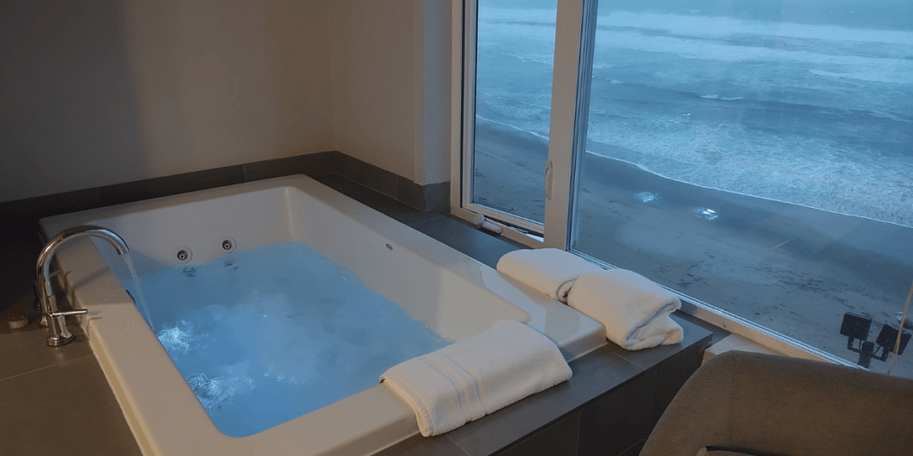 Oregon Romantic Getaway_ Dive into Surfland Bliss